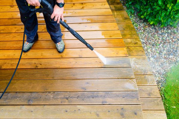 Deck Power Washing in Springfield