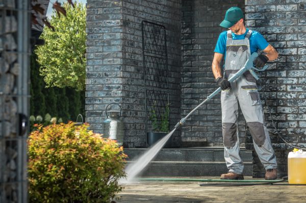 Outside House Cleaning in Springfield