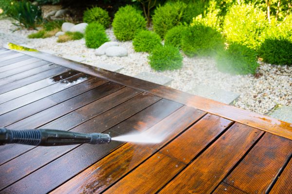 Deck Cleaning in Springfield